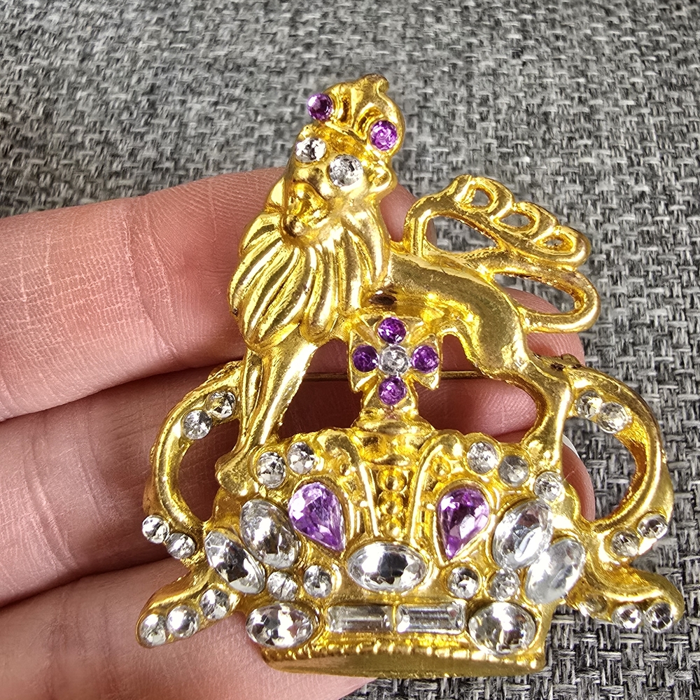 Gold and Purple Lion Brooch